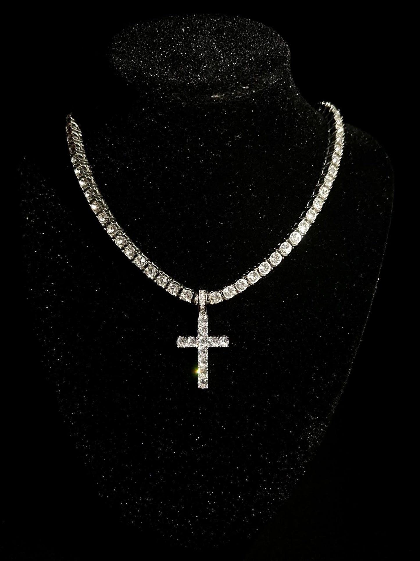 Pandantiv Iced Cross Silver - Icedout.nm